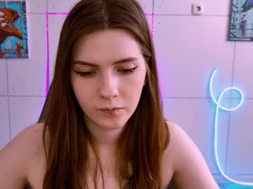 aliceinredsquar