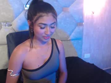 mia hoot01